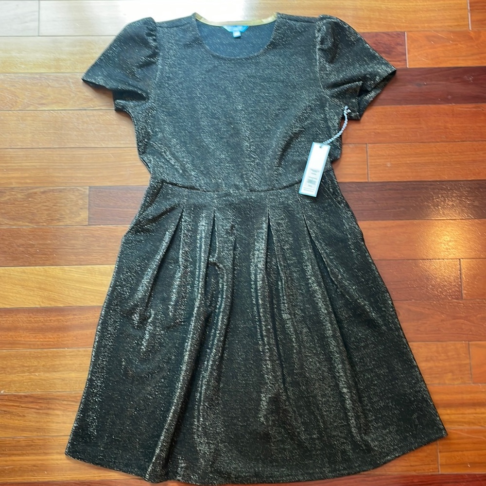 Women’s short sleeve knit dress by Draper James